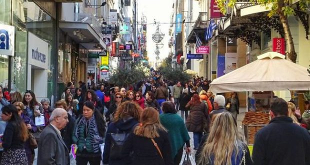 Η πολιτική ουραγός της κοινωνίας